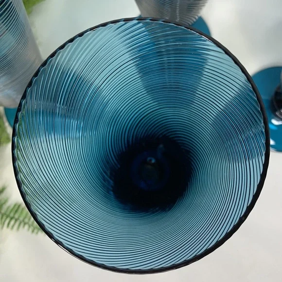 Set of 4 amazing deep blue swirl glass ice tea glasses / beer pilsners - Picture 6 of 10